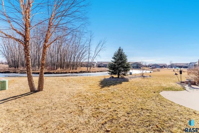 2520 E Whisper Trl Trail, Sioux Falls, SD 57108