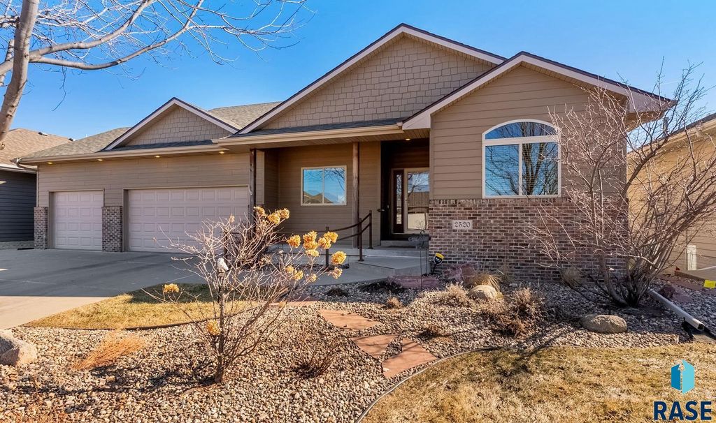2520 E Whisper Trl Trail, Sioux Falls, SD 57108