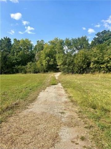 7614 Riverview Avenue, Kansas City, KS 66112