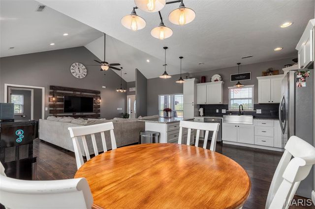 222 Sweet Valley Circle, Crocker, MO 65452