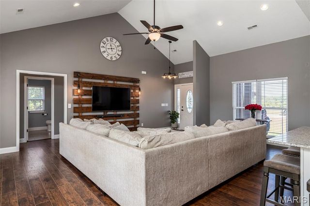 222 Sweet Valley Circle, Crocker, MO 65452