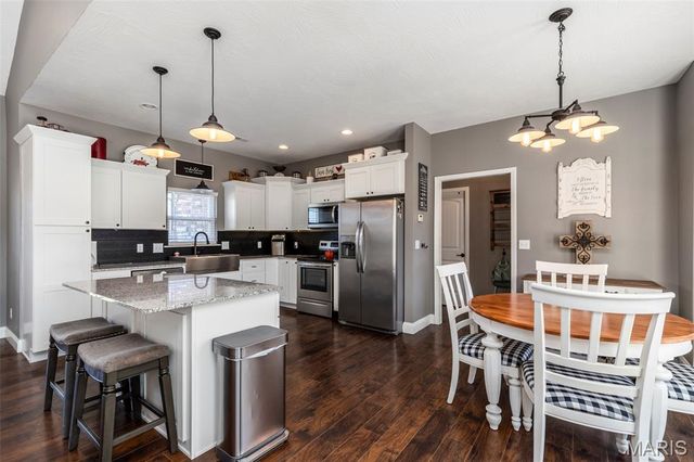 222 Sweet Valley Circle, Crocker, MO 65452