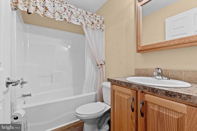 614 GARDEN SPOT RD, Lykens, PA 17048