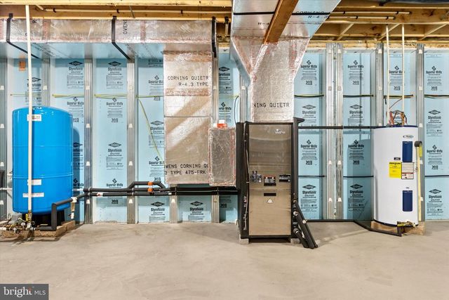 614 GARDEN SPOT RD, Lykens, PA 17048