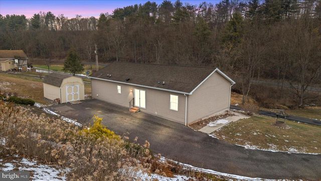 614 GARDEN SPOT RD, Lykens, PA 17048
