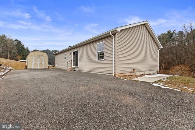 614 GARDEN SPOT RD, Lykens, PA 17048