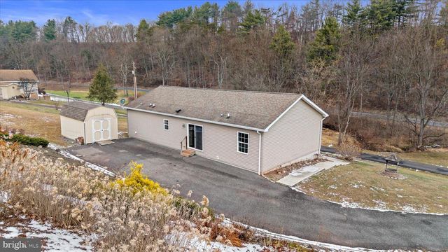 614 GARDEN SPOT RD, Lykens, PA 17048