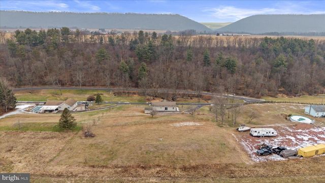 614 GARDEN SPOT RD, Lykens, PA 17048