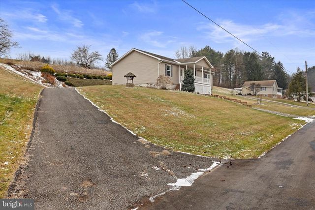 614 GARDEN SPOT RD, Lykens, PA 17048