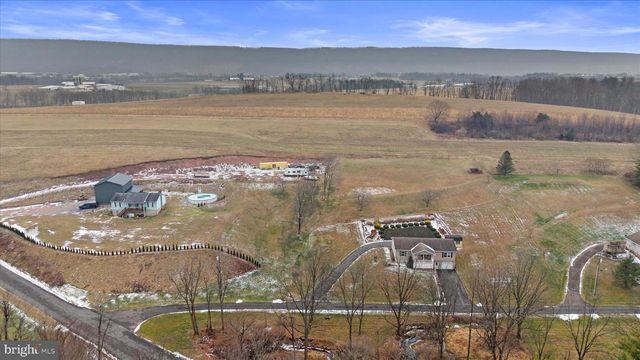 614 GARDEN SPOT RD, Lykens, PA 17048