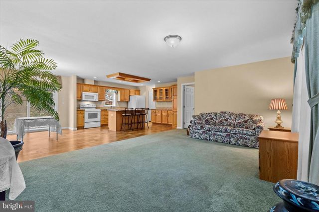 614 GARDEN SPOT RD, Lykens, PA 17048