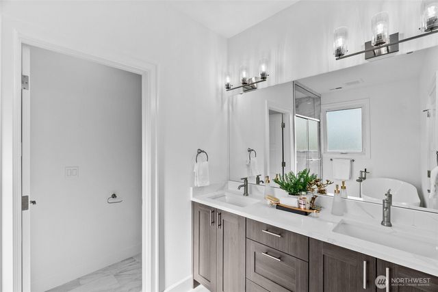 437 Hazel Avenue N, Kent, WA 98030