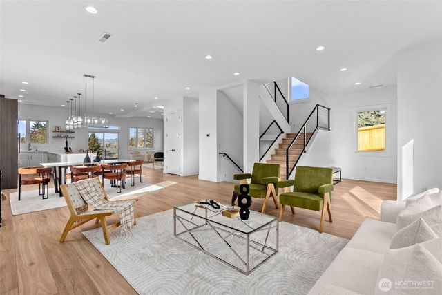 437 Hazel Avenue N, Kent, WA 98030