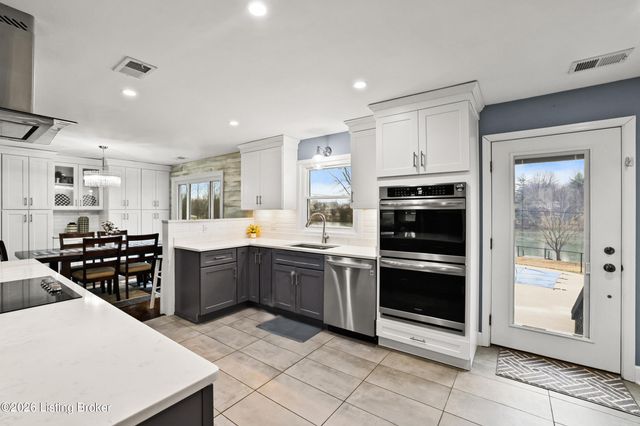 1031 Woodlake Dr, Lawrenceburg, KY 40342