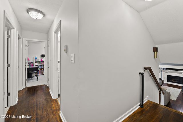 1031 Woodlake Dr, Lawrenceburg, KY 40342