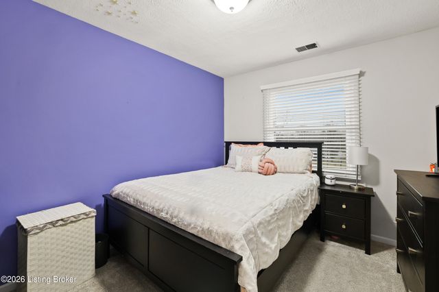 1031 Woodlake Dr, Lawrenceburg, KY 40342