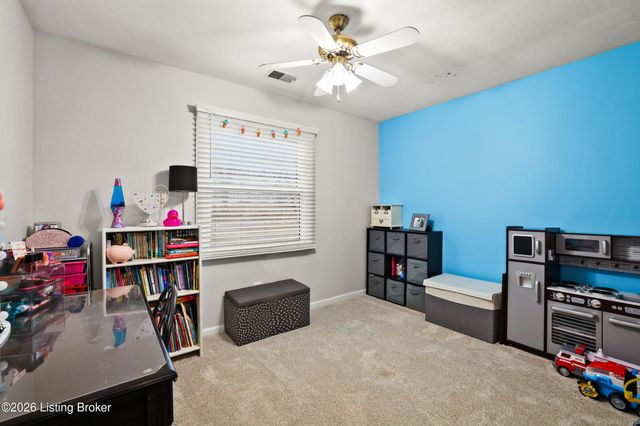 1031 Woodlake Dr, Lawrenceburg, KY 40342