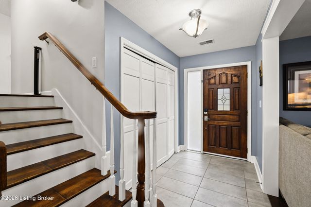 1031 Woodlake Dr, Lawrenceburg, KY 40342