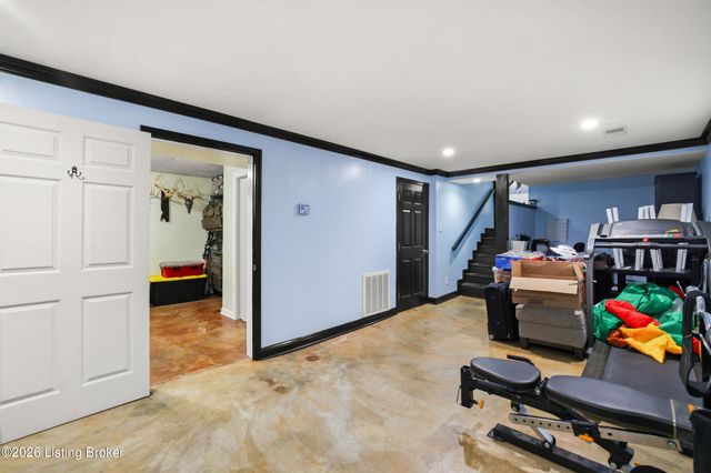 1031 Woodlake Dr, Lawrenceburg, KY 40342