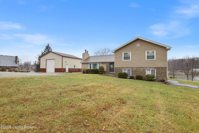 1031 Woodlake Dr, Lawrenceburg, KY 40342