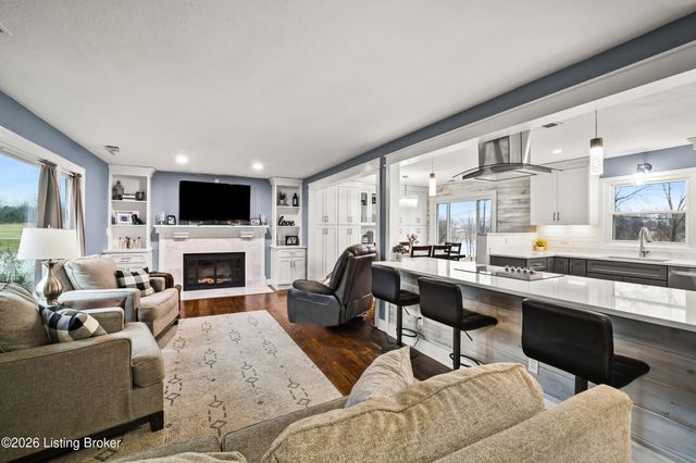 1031 Woodlake Dr, Lawrenceburg, KY 40342