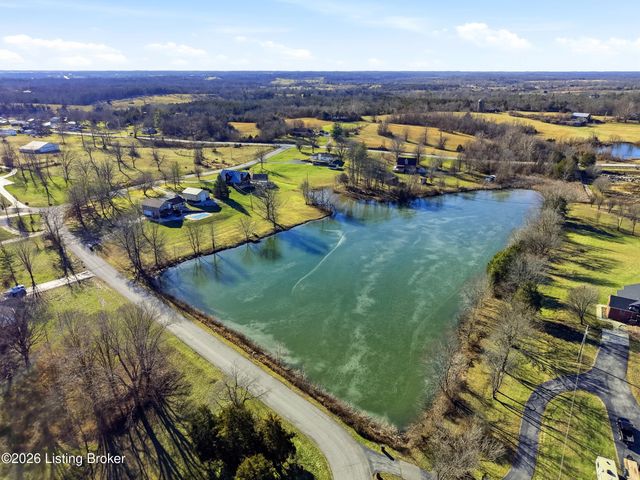 1031 Woodlake Dr, Lawrenceburg, KY 40342