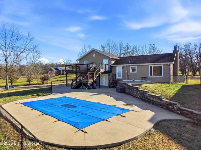 1031 Woodlake Dr, Lawrenceburg, KY 40342