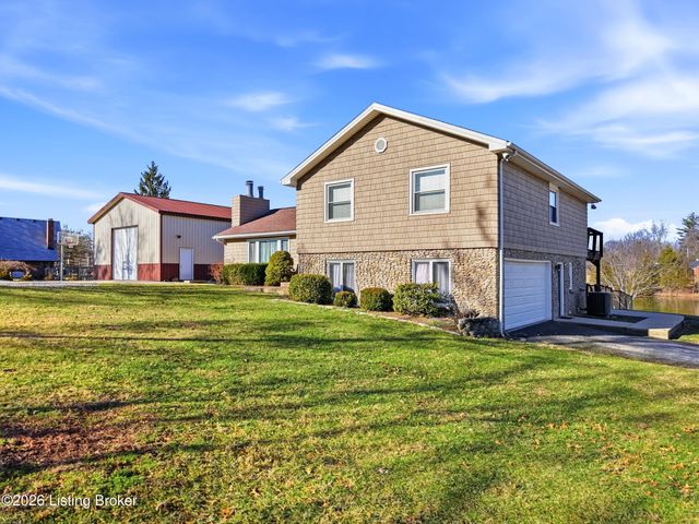 1031 Woodlake Dr, Lawrenceburg, KY 40342