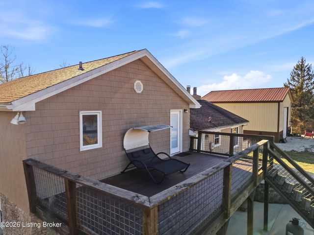 1031 Woodlake Dr, Lawrenceburg, KY 40342