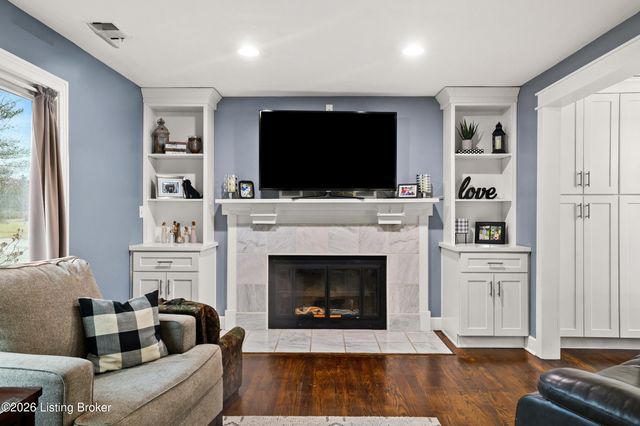 1031 Woodlake Dr, Lawrenceburg, KY 40342