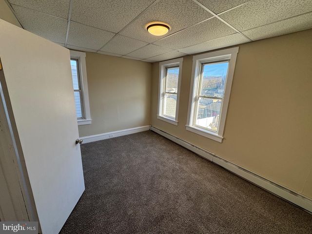 131 W MAIN ST, Tremont, PA 17981