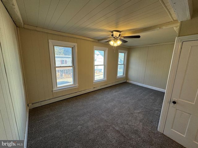 131 W MAIN ST, Tremont, PA 17981