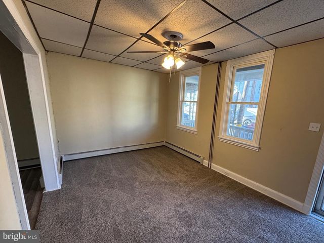 131 W MAIN ST, Tremont, PA 17981