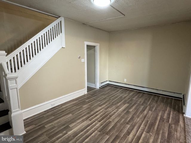 131 W MAIN ST, Tremont, PA 17981