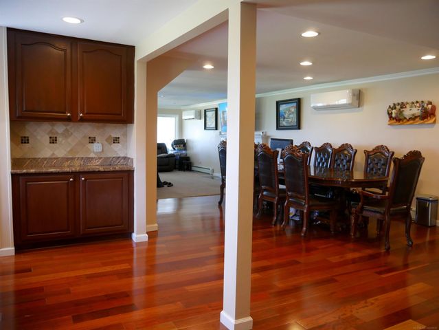 1704 Cass Lake Front Road, Keego Harbor, MI 48320