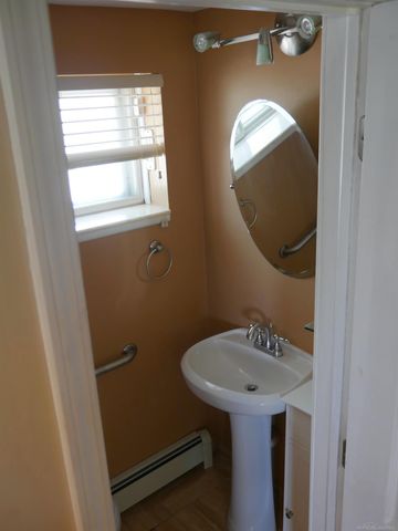 1704 Cass Lake Front Road, Keego Harbor, MI 48320