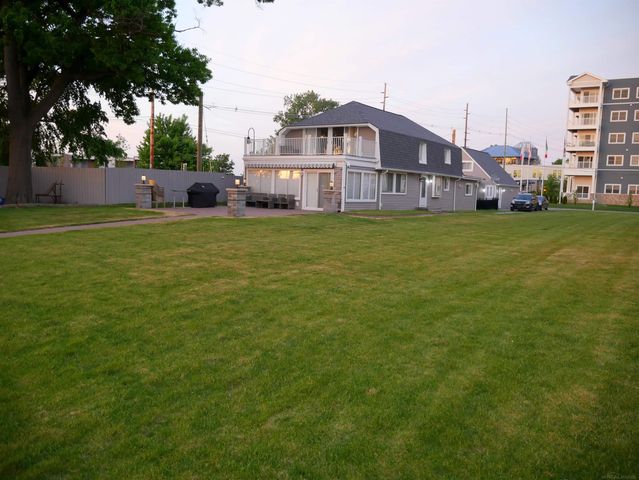 1704 Cass Lake Front Road, Keego Harbor, MI 48320