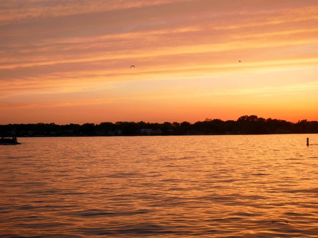 1704 Cass Lake Front Road, Keego Harbor, MI 48320