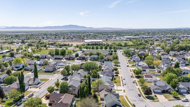 94 E 550 S, Kaysville, UT 84037