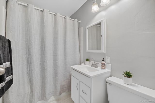 395 Westchester Avenue 2M, Port Chester, NY 10573