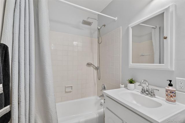 395 Westchester Avenue 2M, Port Chester, NY 10573