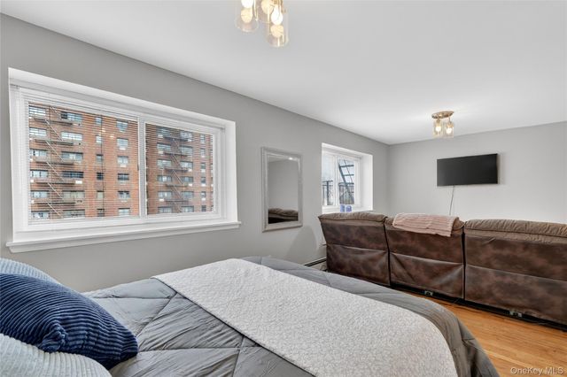 395 Westchester Avenue 2M, Port Chester, NY 10573