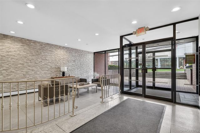 395 Westchester Avenue 2M, Port Chester, NY 10573
