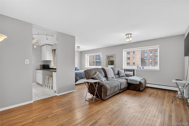 395 Westchester Avenue 2M, Port Chester, NY 10573
