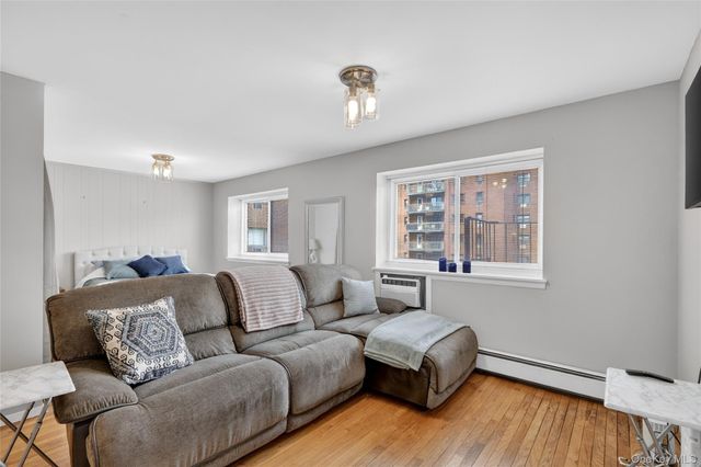 395 Westchester Avenue 2M, Port Chester, NY 10573