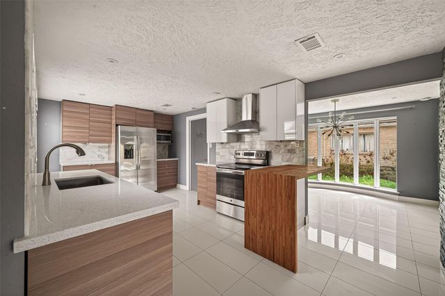 2130 Round Lake Drive, Houston, TX 77077