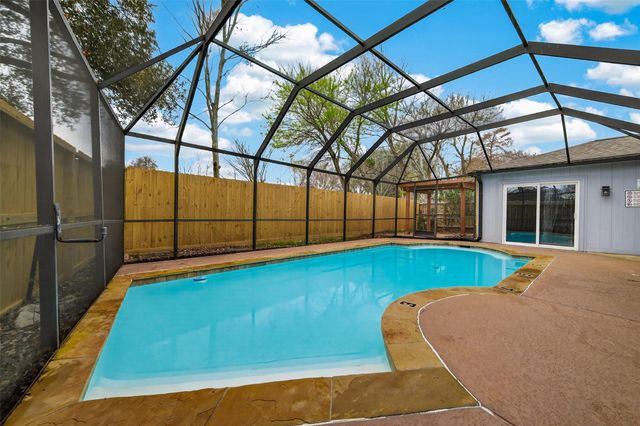 2130 Round Lake Drive, Houston, TX 77077