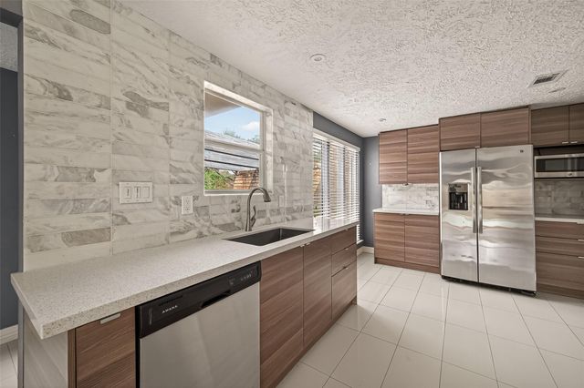 2130 Round Lake Drive, Houston, TX 77077