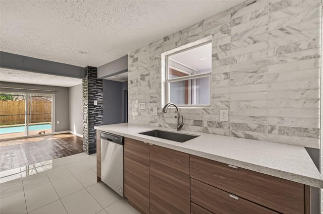 2130 Round Lake Drive, Houston, TX 77077