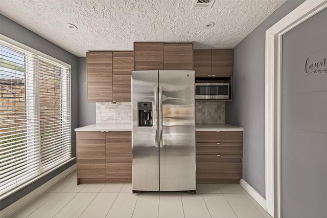 2130 Round Lake Drive, Houston, TX 77077